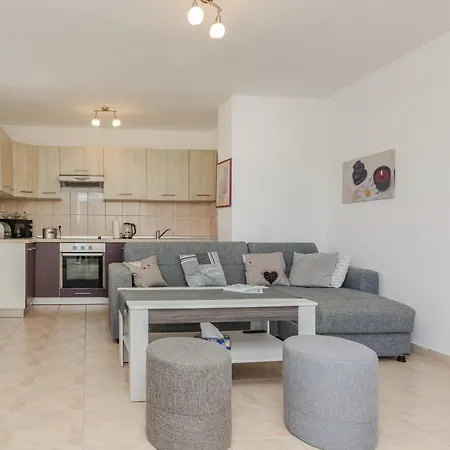 別荘 Lovely In With Wifi プリヴラカ