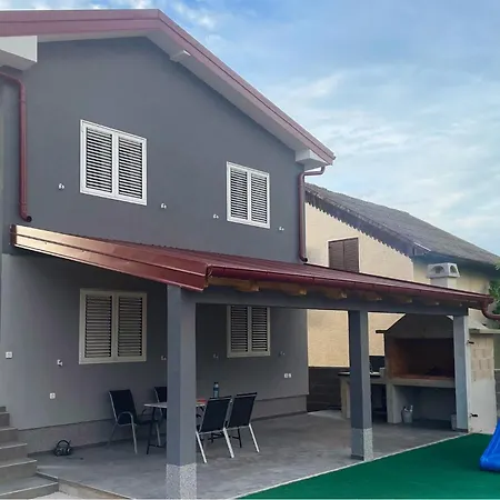 別荘 Lovely In With Wifi プリヴラカ