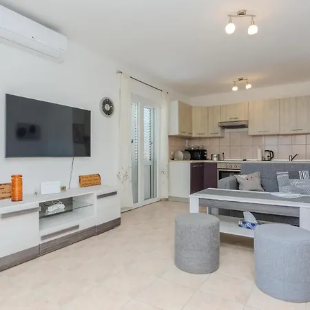 Nice In Privlaka With Kitchen *