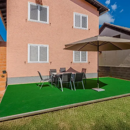 Nice In Privlaka With Kitchen * Privlaka (Zadar)